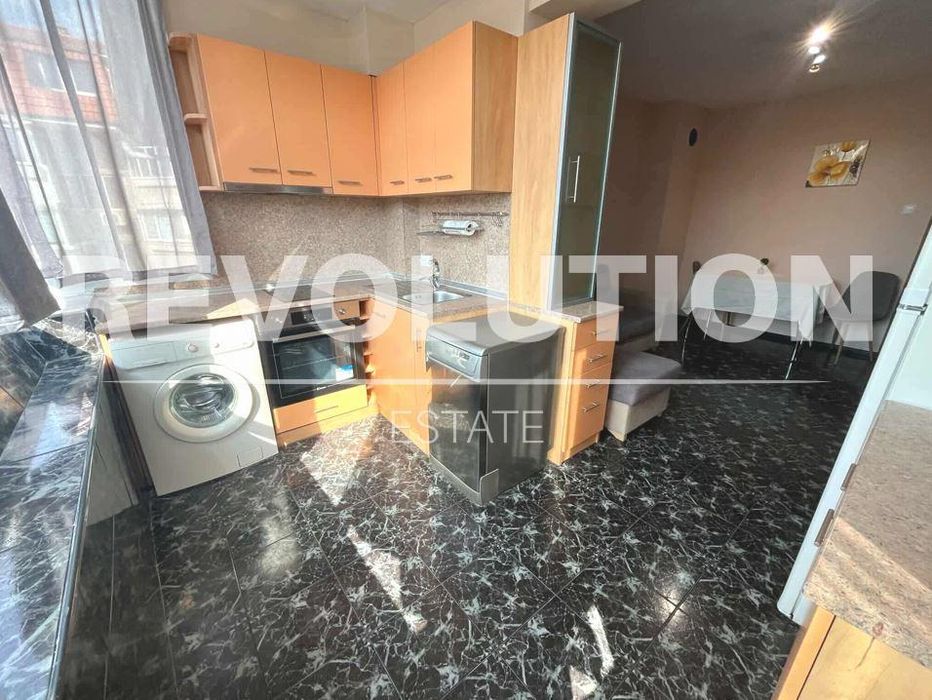 Дава се под наем Двустаен апартамент в Варна, Конфуто - 60 кв.м за 398.82 € - Снимка #1