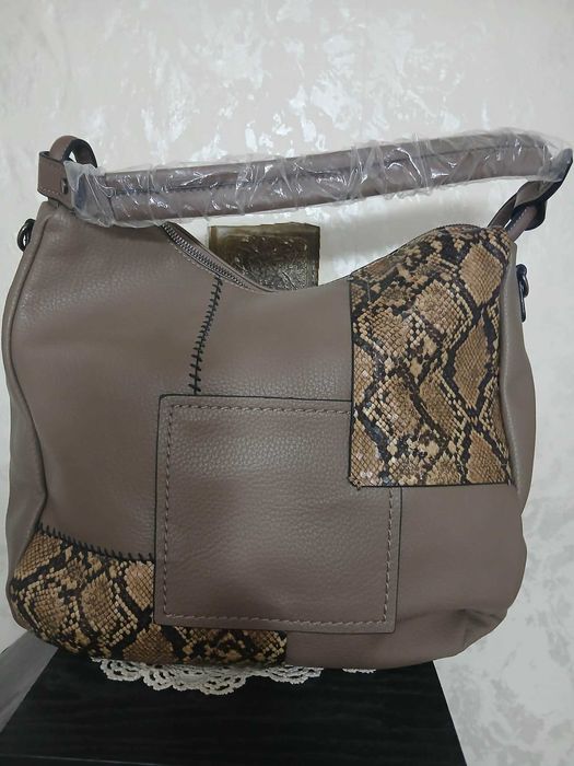 Дамски чанти 10 евро всяка