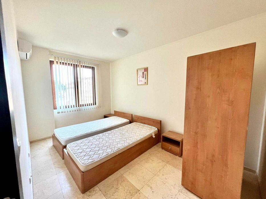 Тристаен апартамент в к-с „Райска градина“, Първа линия