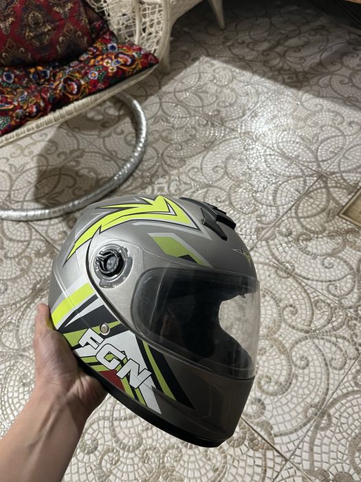 Slem kaska sotiladi juda yangi, matatsiklchi yoki skuterchilar