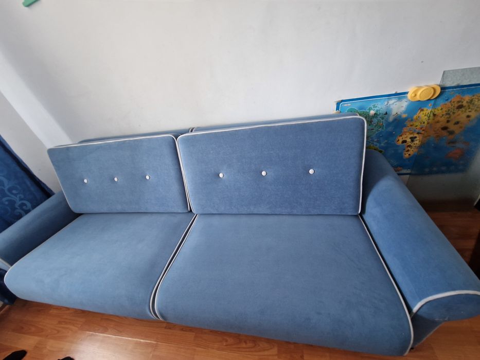 Vand  canapra extensibila cu lada