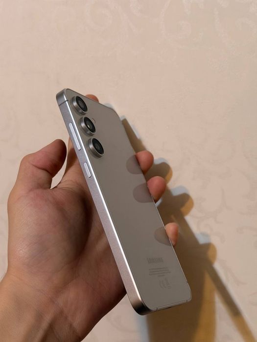 Продам Samsung S24 FE