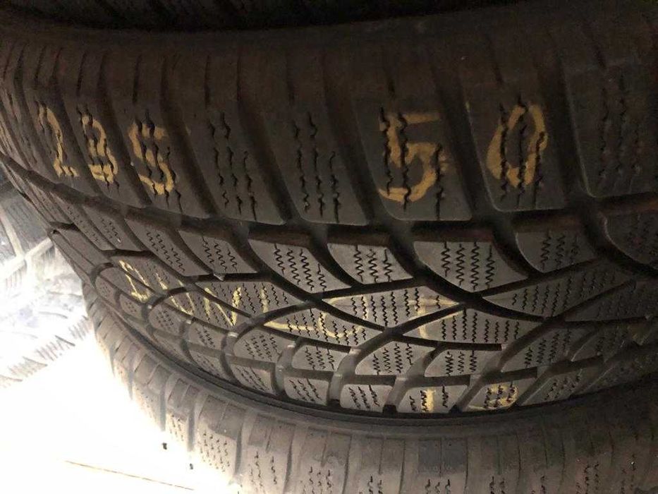 Super anvelope Iarna 2X235/50 R19 Dunlop