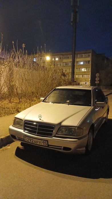 Mercedes-Benz w202 c180