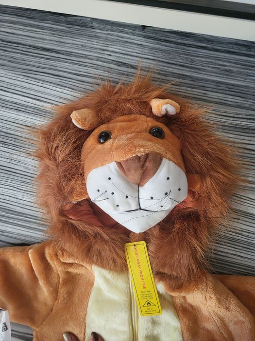 Нов бебешки  костюм на лъв 3-6мес