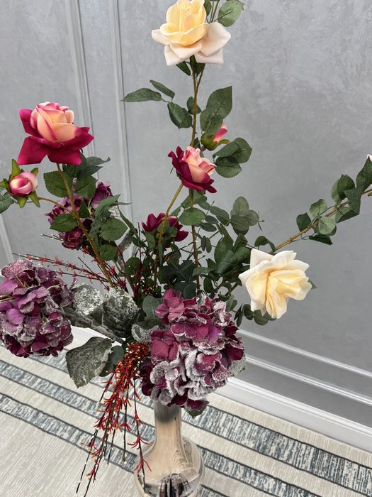 Красивая ваза с цветами