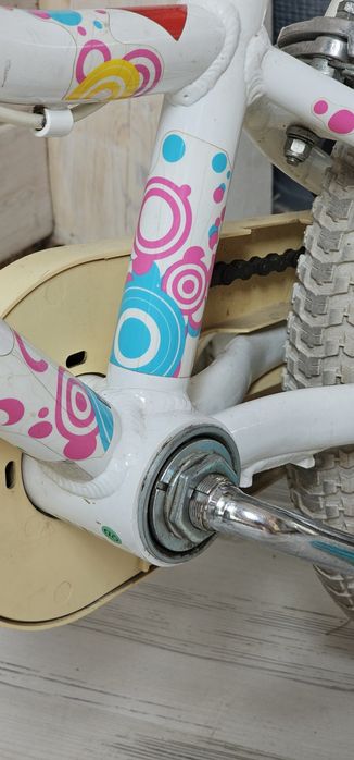 Продам детский велосипед Adore