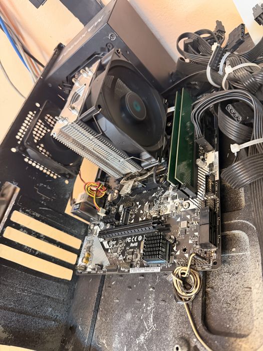 B450M-HDV R4.0 ASRock с AMD Ryzen 5 3600 с рам