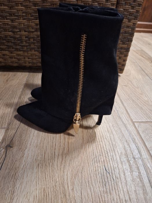 Чизми и ботуши номер 36,37