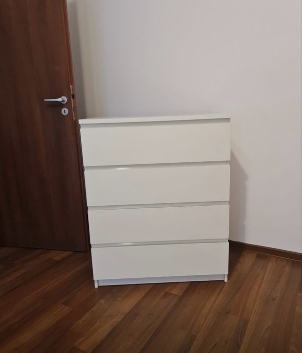 Vand comoda Ikea si masa living