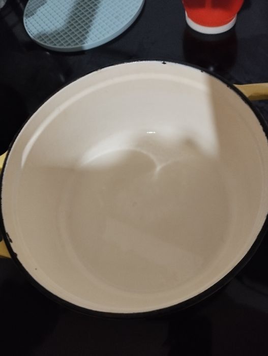 Продам чугунный казан 3л