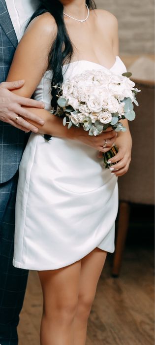 Продам белое платье