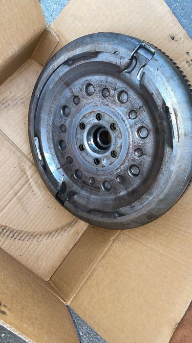 Vând kit ambreiaj cu volantă- Golf 5 1.9 TDI COD MOTOR: BKC