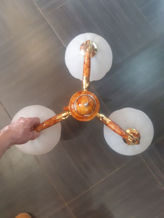 Продам люстру трёхрожковую бу