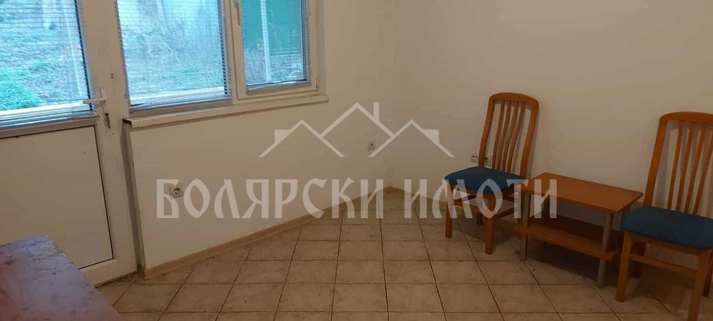 Етаж от къща с паркомясто в Идеален Център