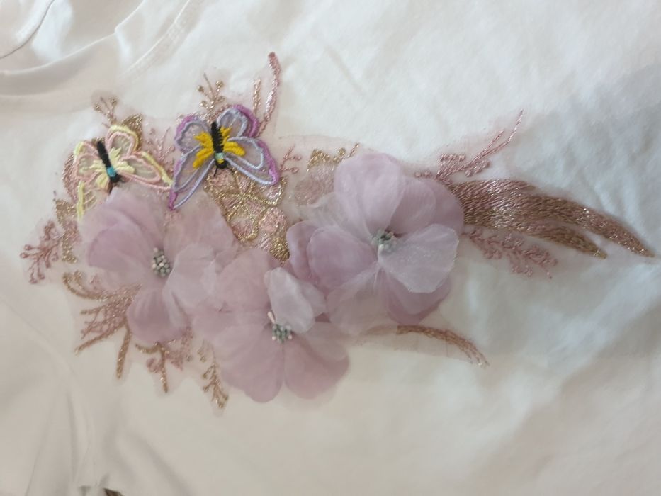 Set pantaloni scurti blugi noi S/M si tricou talie inalta flori