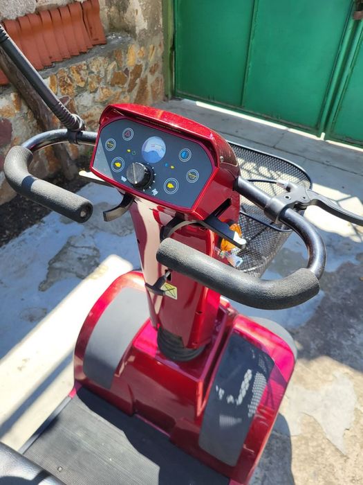 Инвалидна електрическа количка