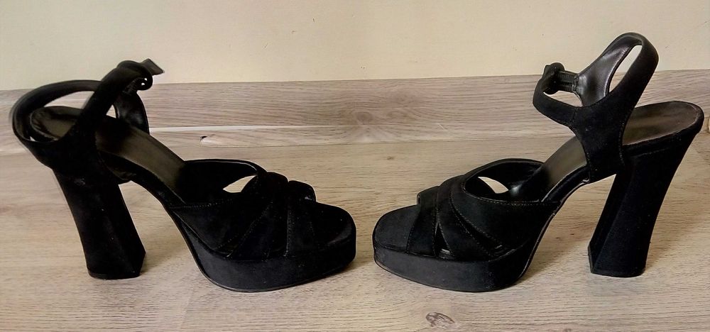 Елегантни официални дамски черни сандали на висок ток