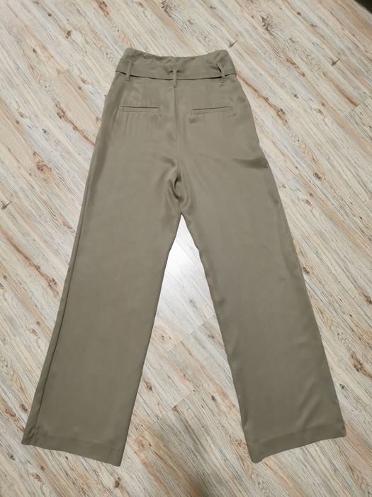 Pantaloni largi cu talie inalta H&M