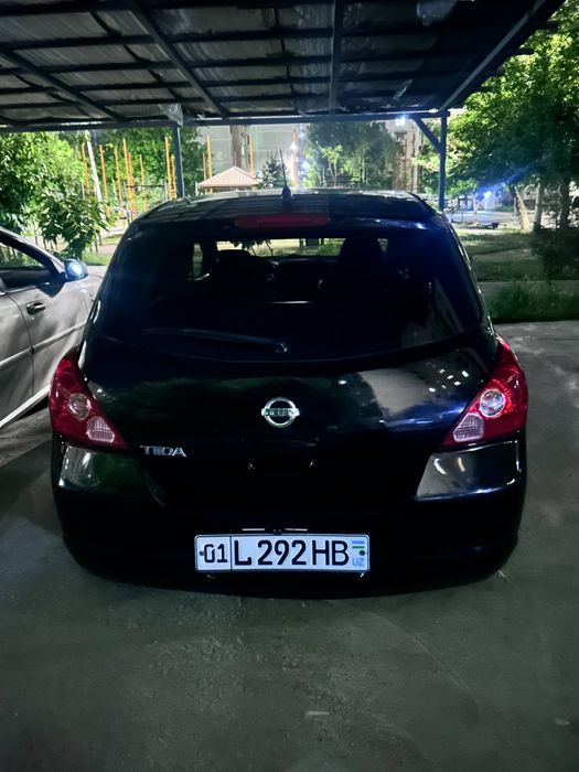 Nissan Tiida 2006