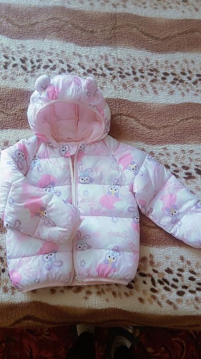 Продам весеннюю курточку на девочку