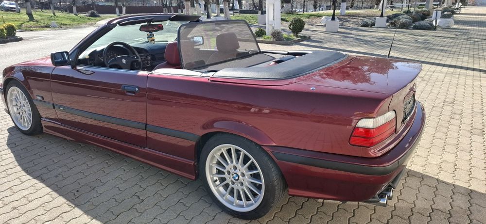 BMW  320 I Cabrio