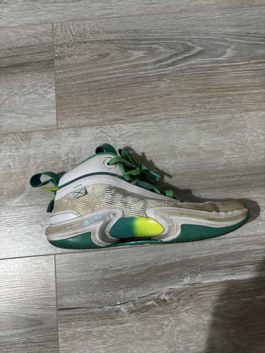 Продам кросовки спортивные