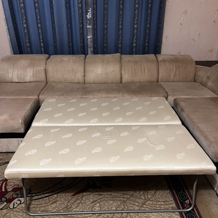 Срочно продам диван.