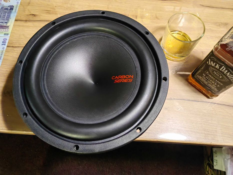 subwoofer CARBON 10" NOU