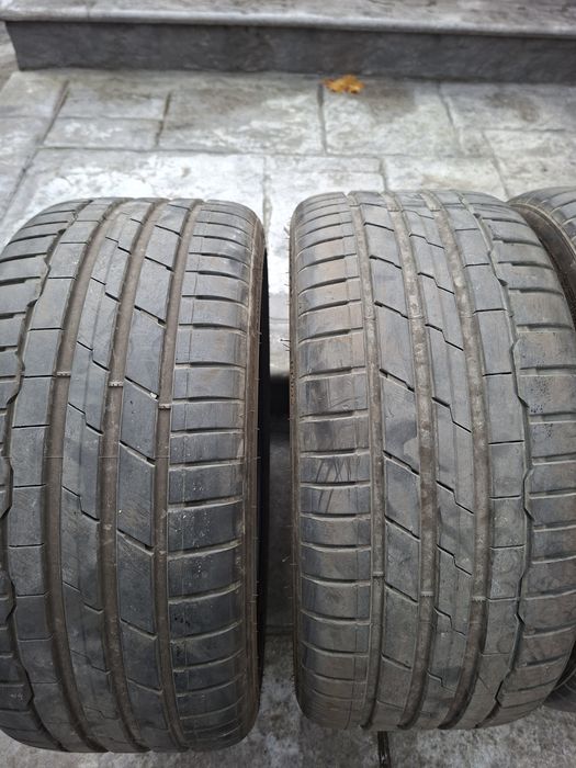 Продавам гуми 235 35 19