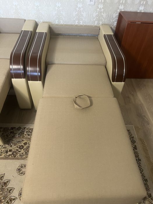 Продам диван с 2 креслами