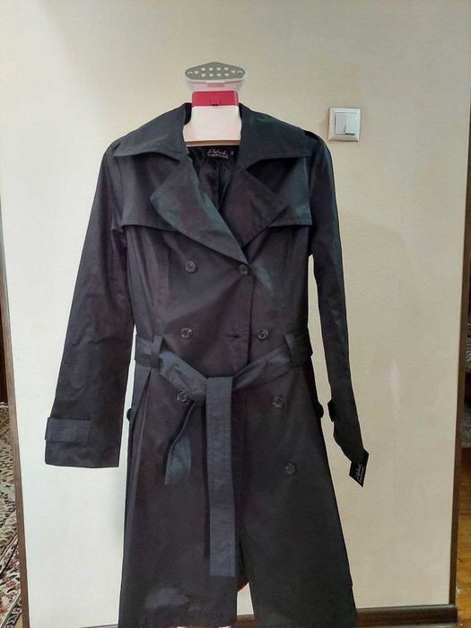 Продаётся  Женский  плащ