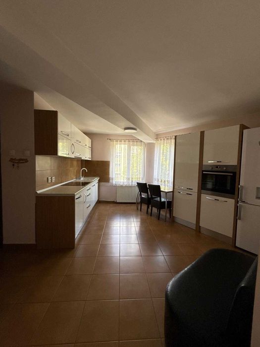Chirie apartament 4 camere Nufarul