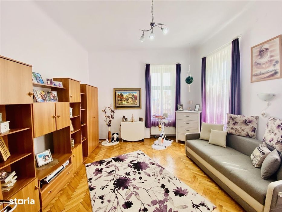 Ap. la vila in centrul Sibiului - 2 camere, pivnita, curte - 65 mpu — fotografia 1