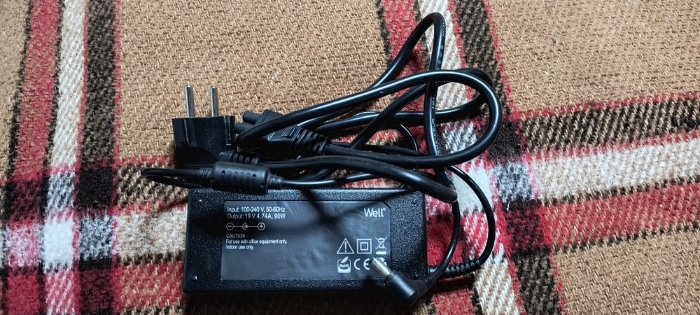 Încărcător laptop