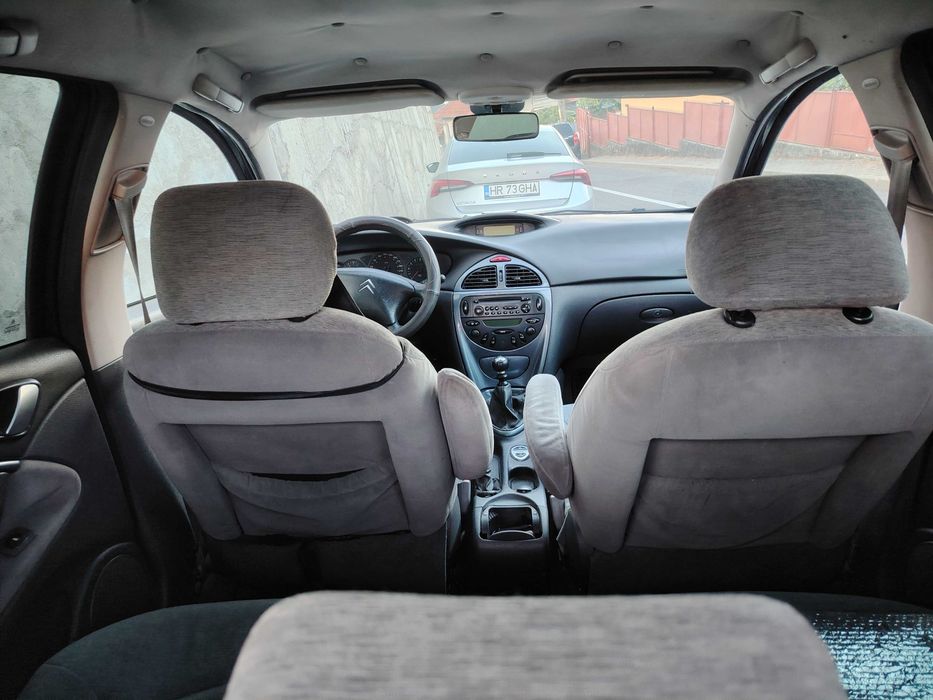 Vând Citroen C5/ 2004, HDI 1996. Mașina funcționează foarte bine, spațioasă, consum mic.