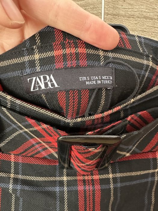 Fusta cu talie inalta Zara