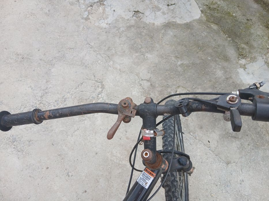 Vând bicicletă cu pană