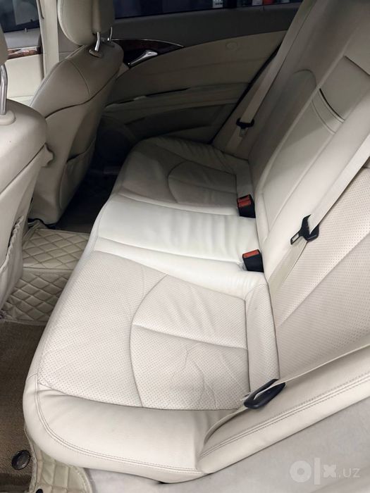 Mercedes-Benz E240