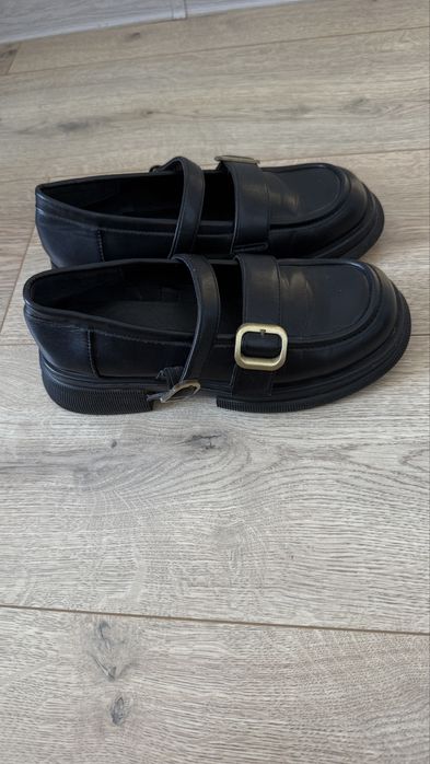 Отдам обусь женскую