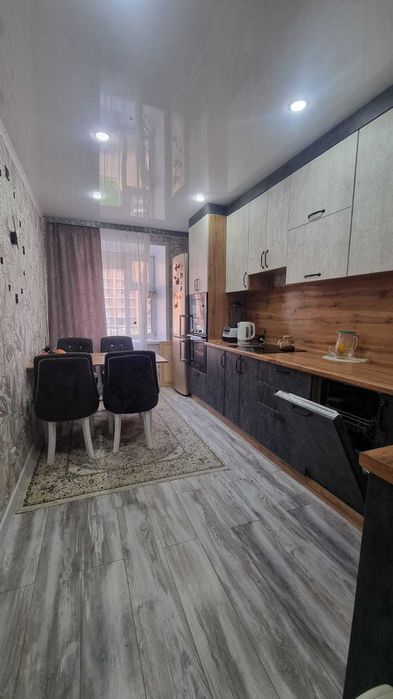 Продам 3-комн.кв., Жас Оркен, 2/9, кирпич