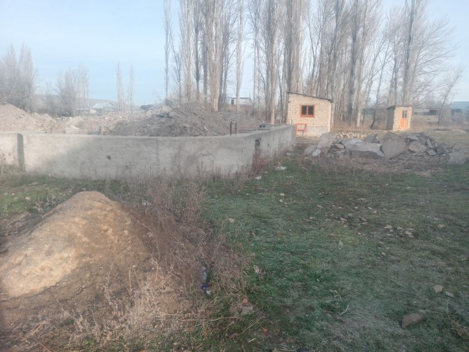 Участок с фундаментом