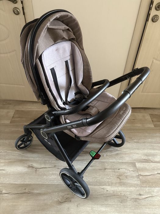 Коляска прогулочная