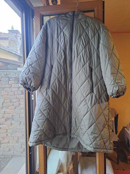 Продавам нова дамска пухенка на Zara