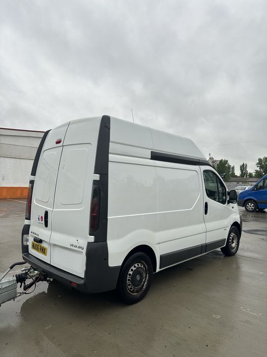 Vand/schimb Opel Vivaro 1.9 Renault Trafic 1.9 duba inalta  sau schimb