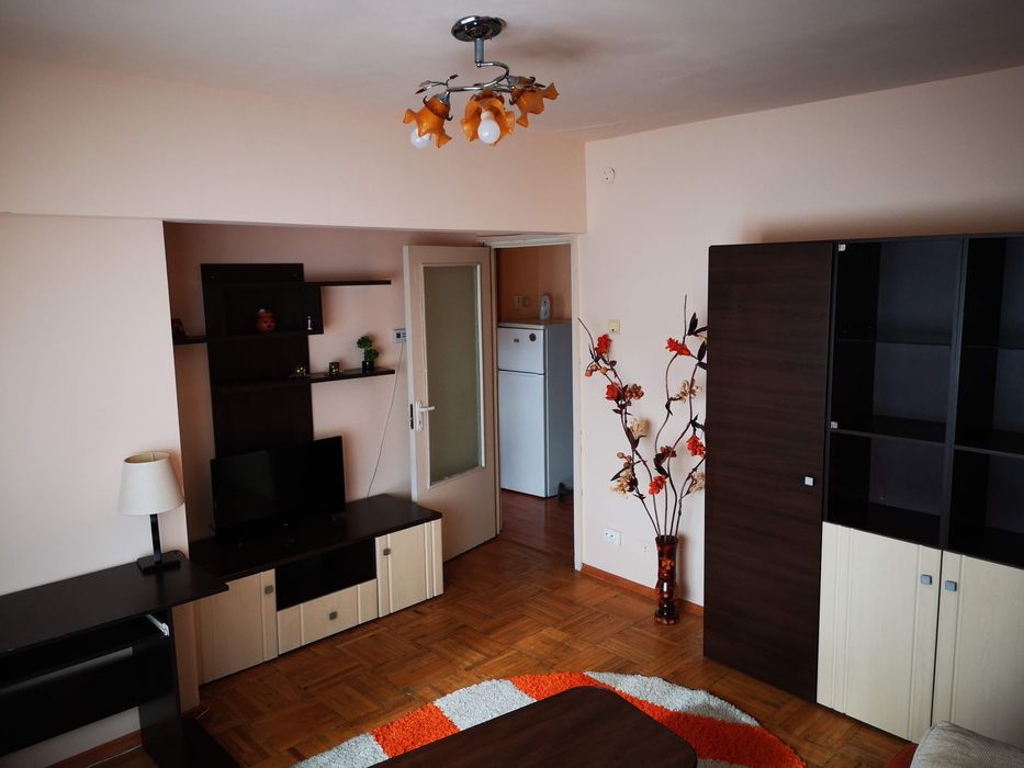 Închiriez garsoniera in zona centrala