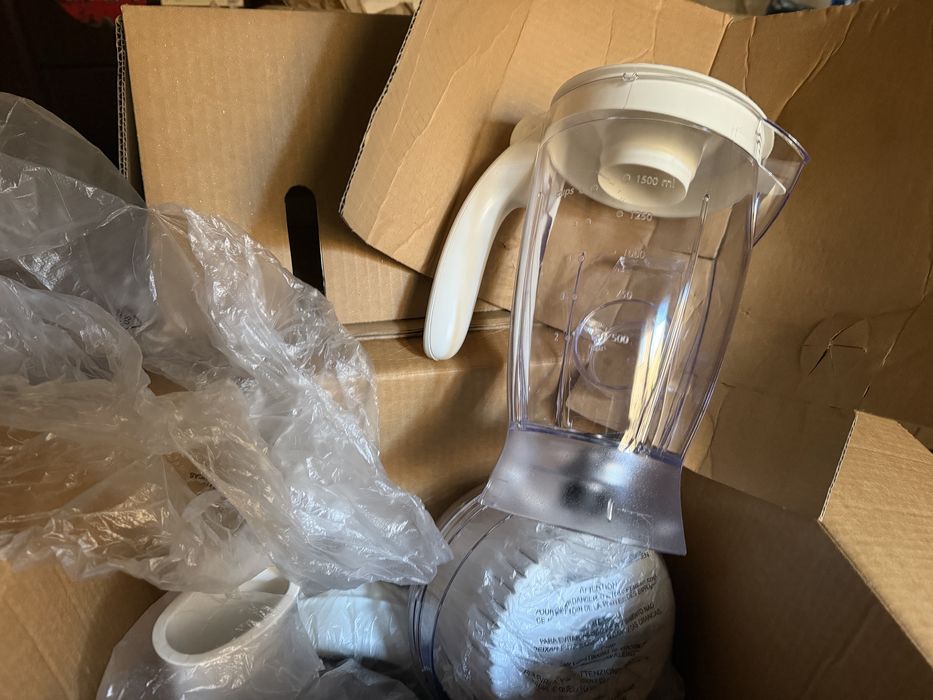 Robot Bucatarie Philips Essence HR 7754