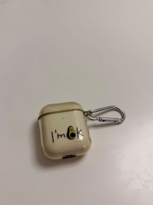 Продам Apple AirPods 2 (оригинал)