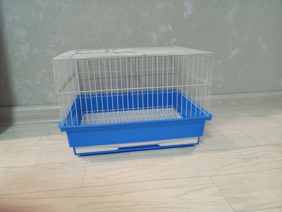 Продам клетки для птиц и хомяка