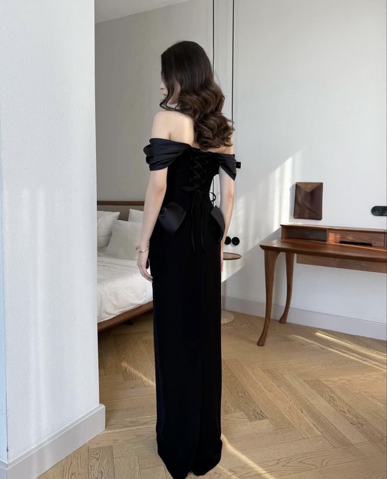 Шикарное платье от BERGAMO